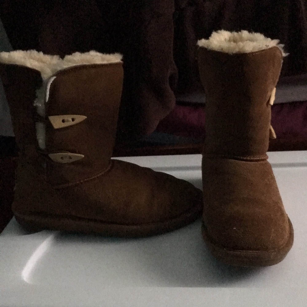Bearpaw boots size 7